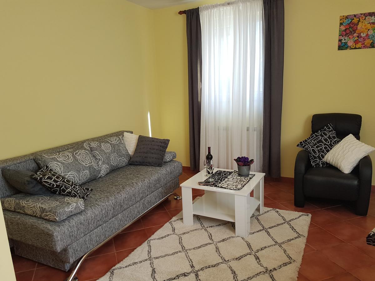 Apartments Ella Rovinj Exterior foto