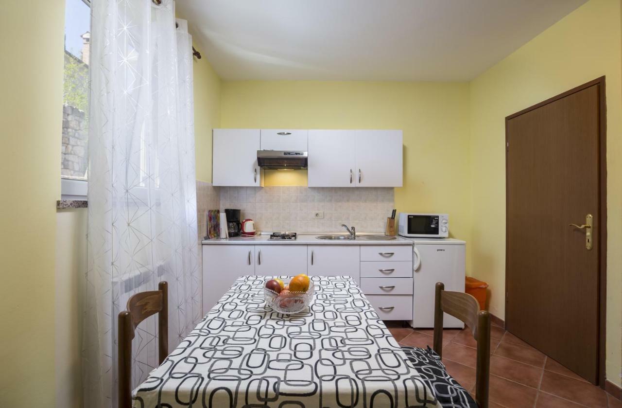 Apartments Ella Rovinj Exterior foto