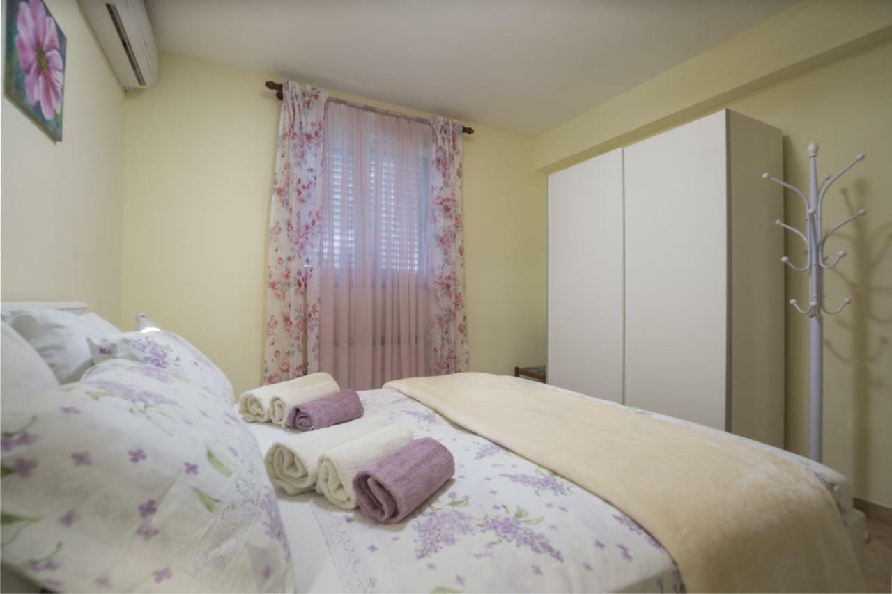 Apartments Ella Rovinj Exterior foto